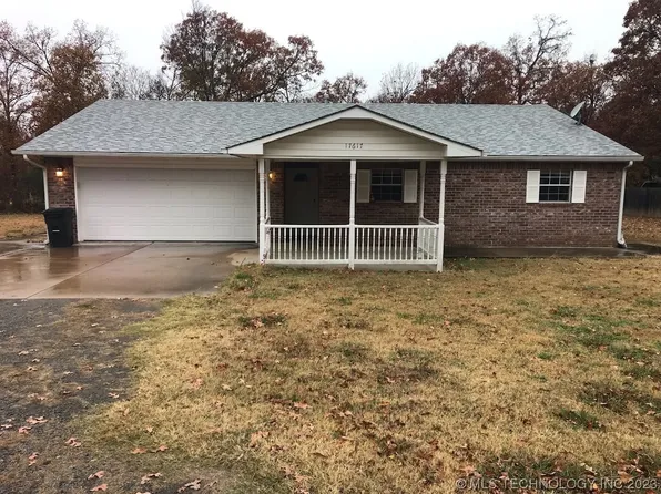 17617 W Stone Chapel Rd, Tahlequah, OK 74464