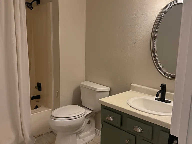 1013 Dickerson Dr SE #B — Photo 8