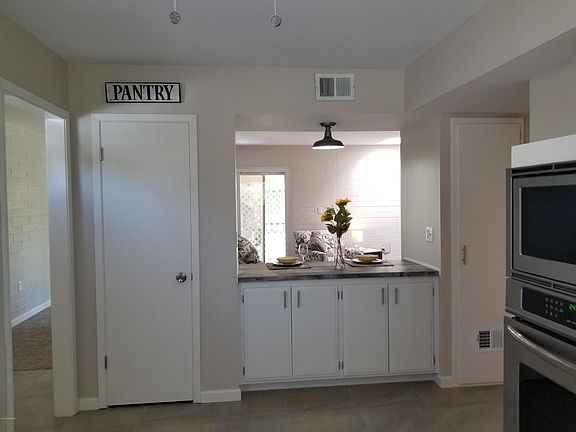5th image of 10009 W Lakeview Cir N