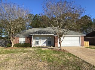 414 Willow Bay Dr, Byram, MS 39272