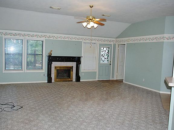 Large living area as seen from foyer