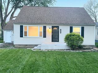 1044 Larchwood Dr, Troy, MI 48083