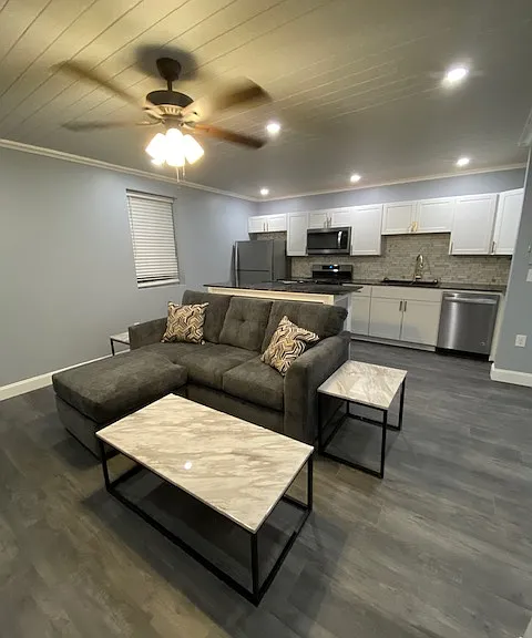 1924 E Genesee St #4 — Photo 3
