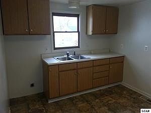 5th image of 204 N East St