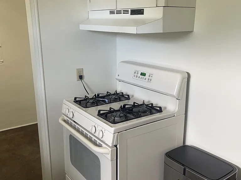 2040 N Campbell Ave — Photo 10