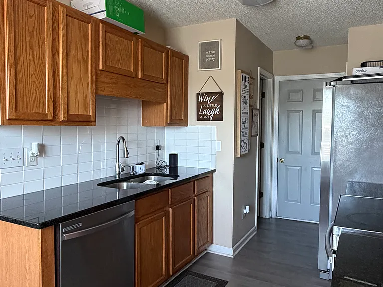 7229 Brighton Hill Ln — Photo 8