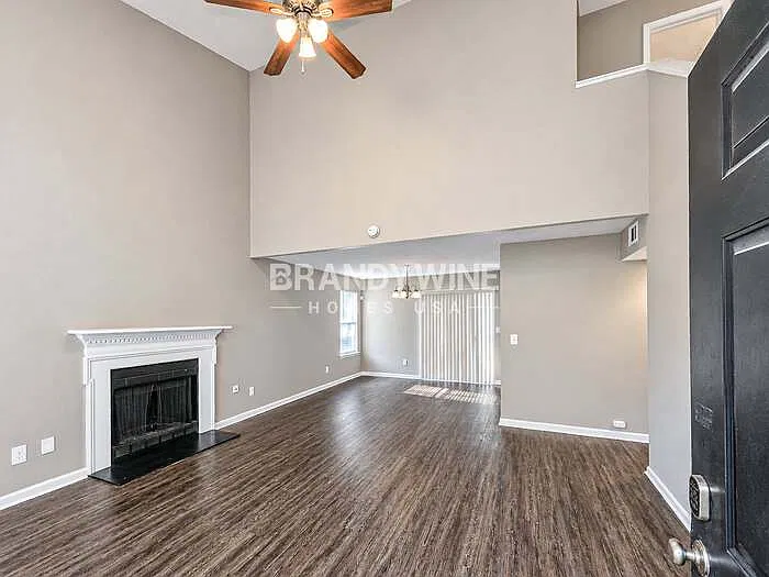4 bed, 2.0 bath, 1644 sqft, $2,045 — Photo 4