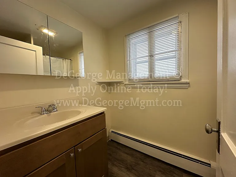 1161 E Union St — Photo 11