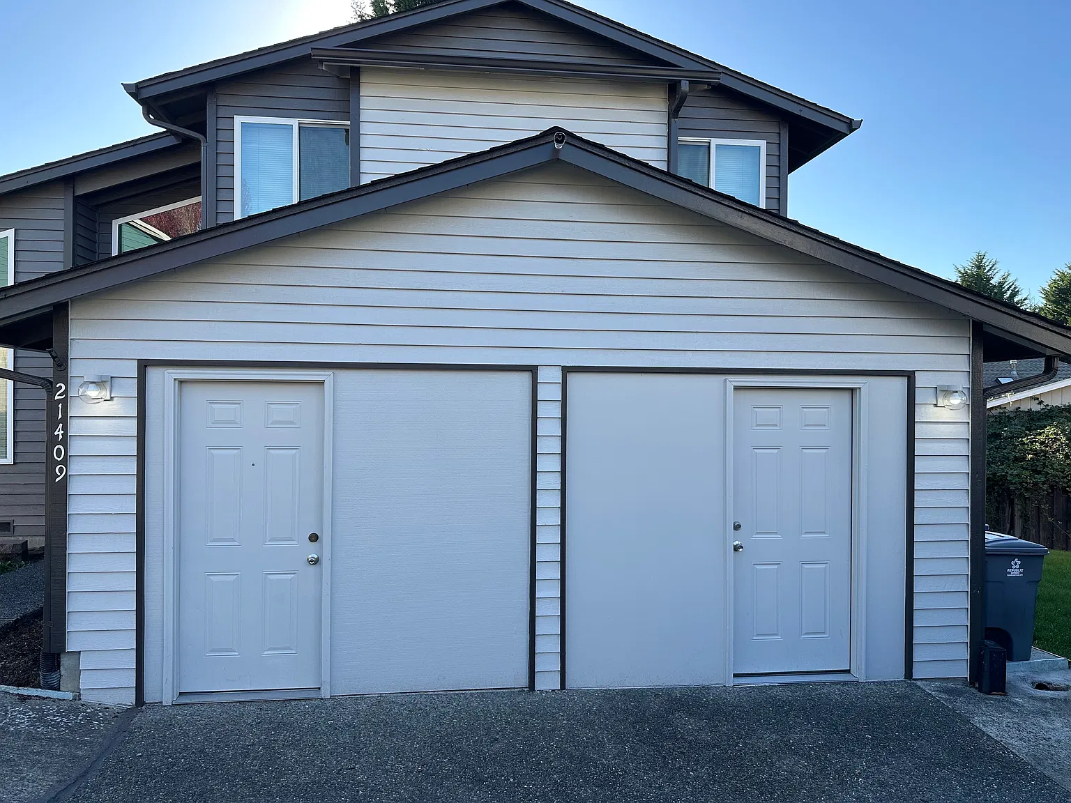3 bed, 1360 sqft, $3,075 — Photo 2