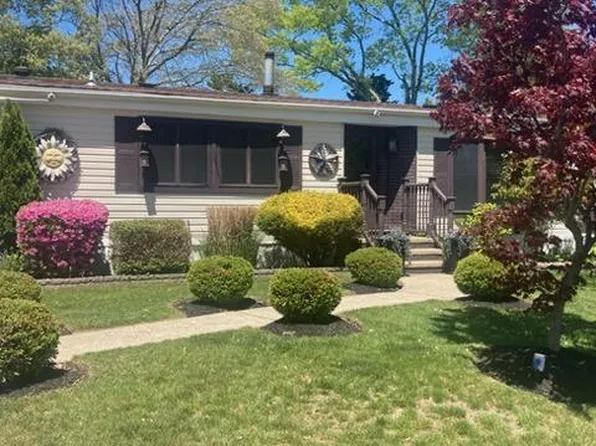 1661 Old Country Rd Unit 383, Riverhead, NY 11901