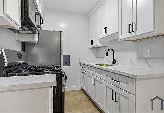 5th image of 12540 Pacific Ave APT 4