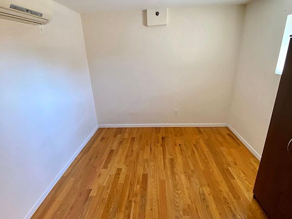 5th image of 3051 Brighton 3rd St #501