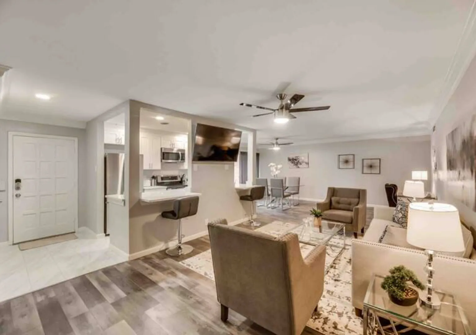 GP46A World Cup Stay - 10min to AT&T - Sleeps 4 - Free Parking — Photo 4