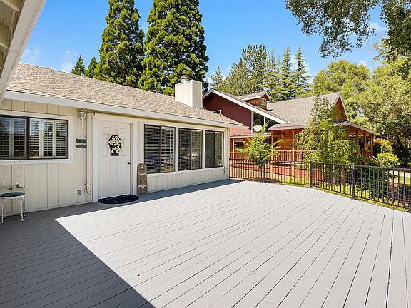 5th image of 18865 Lake Forest Dr