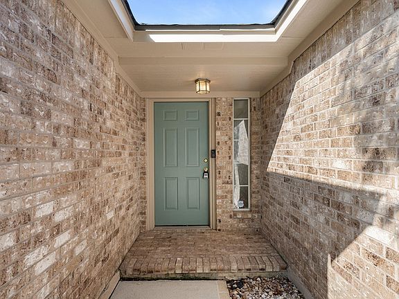 4th image of 1005 Briargate Dr