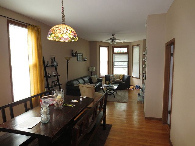 2nd image of 2014 W Berteau Ave