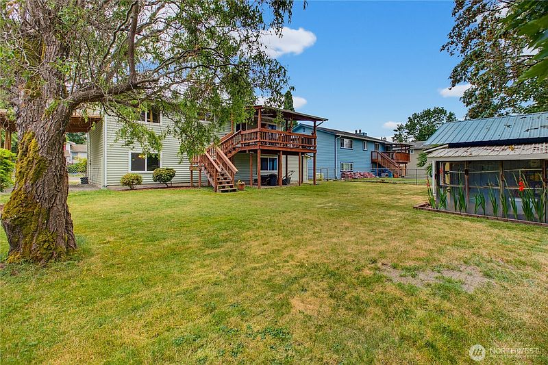 2nd image of 3200 SE 20th Court