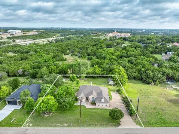 214 Knob Hill Dr, Granbury, TX 76048