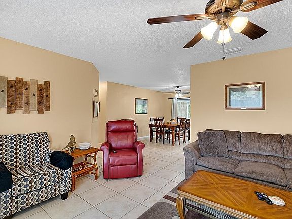 5th image of 2313 4th Avenue SE