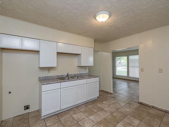 5th image of 2375 E 42nd St