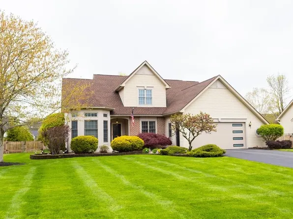 287 Sunny Mill Ln, Rochester, NY 14626