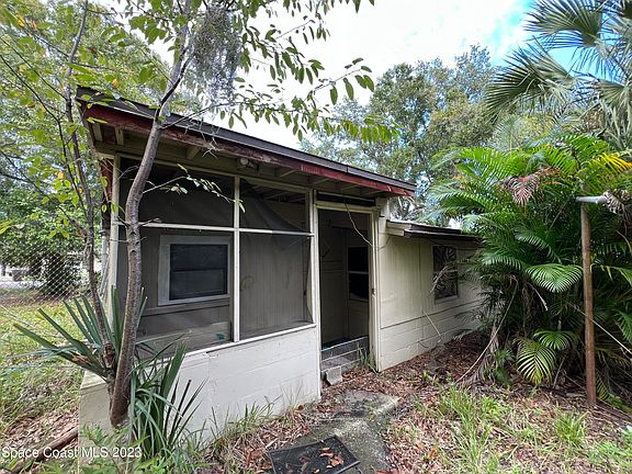 2nd image of 1627 Palmetto St