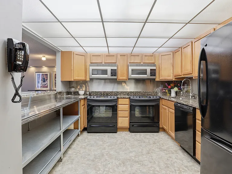 200 N Pickett St #110 — Photo 36