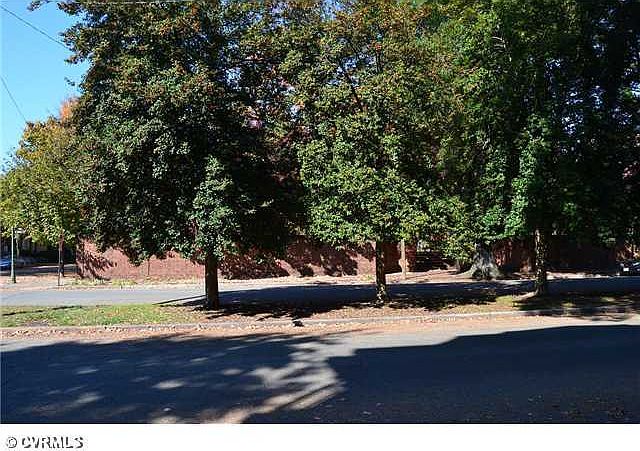2nd image of 601 N Davis Ave #U1