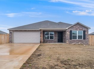 905 W Aiden Dr, Siloam Springs, AR 72761