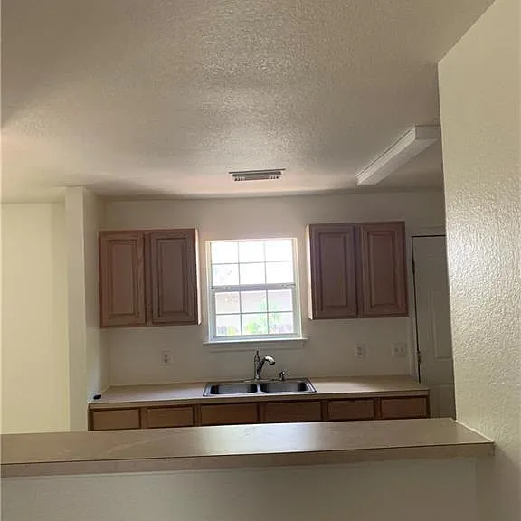 301 Taylor St — Photo 14