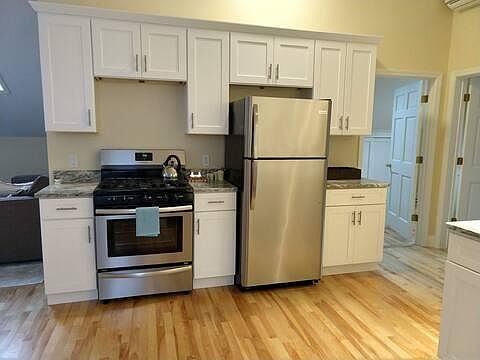 3rd image of 50 Barton St #3