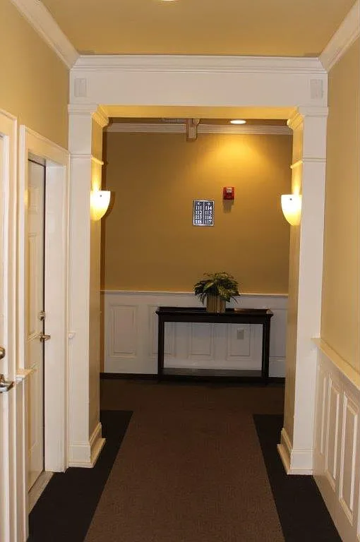 Luxurious Apartment — Photo 2