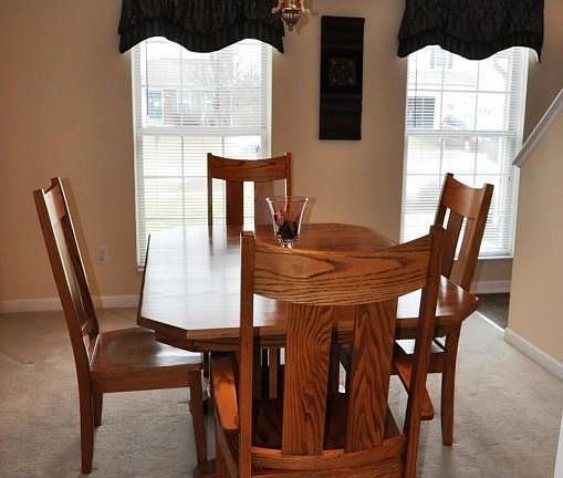 dining 3.JPG