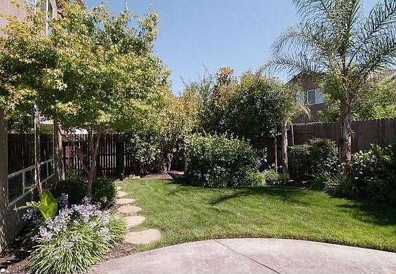 3rd image of 1077 Southbridge Cir