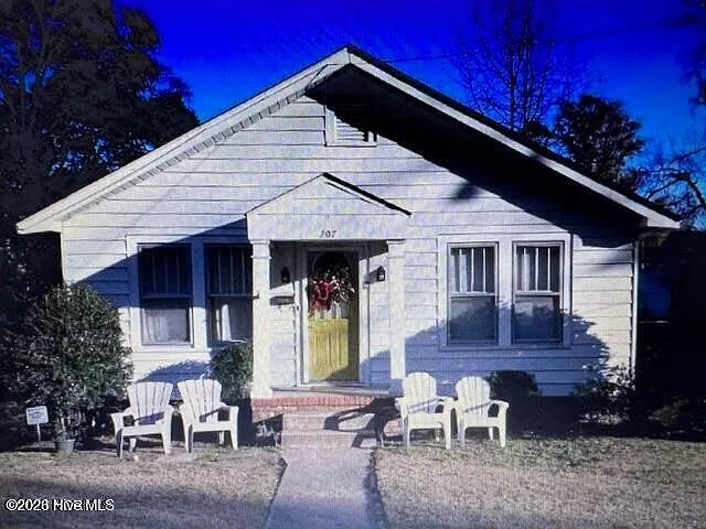 3 bed, 2.0 bath, $2,625 — Photo 1