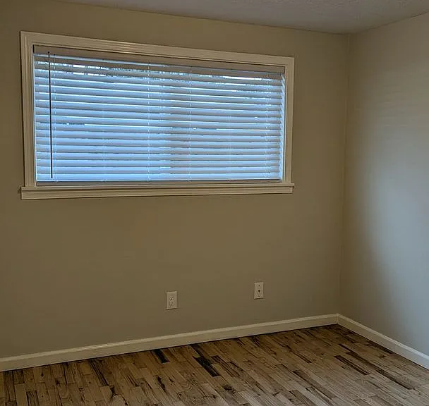 208 SE 98th Ave — Photo 12