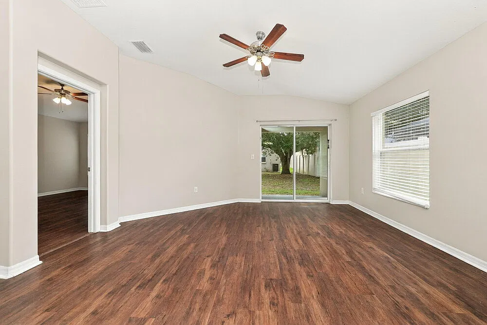 3 bed, 2.0 bath, 1485 sqft, $1,820 — Photo 4