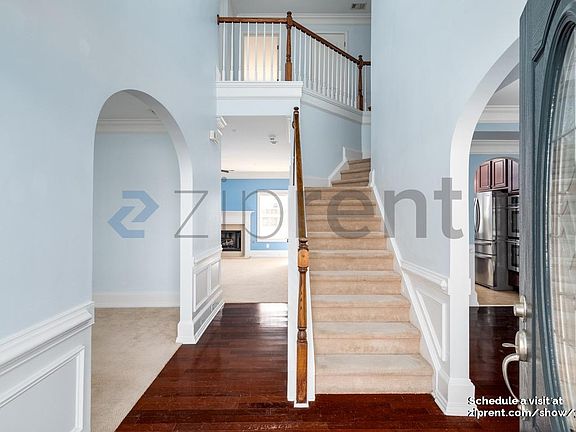 5th image of 1001 Hackberry Ct