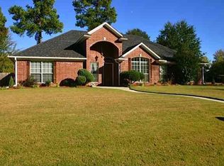 125 Westline Rd, Wake Village, TX 75501