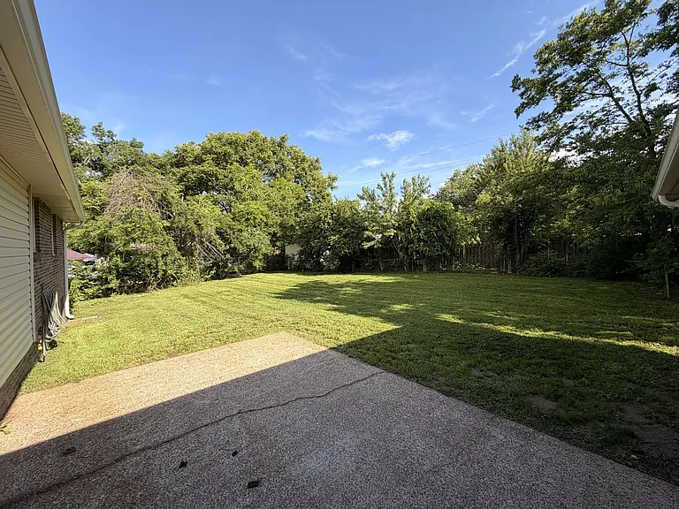 110 Cheryl Ct — Photo 26