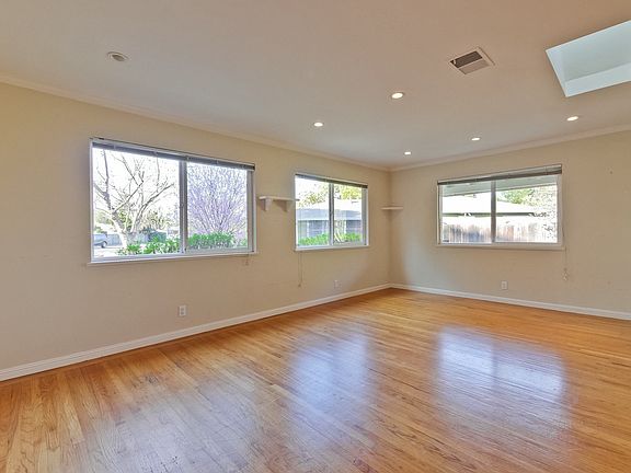 4th image of 13349 McCulloch Ave