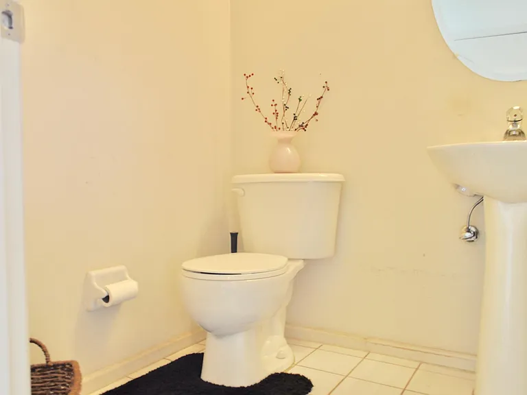 105 Margaret Ct — Photo 6