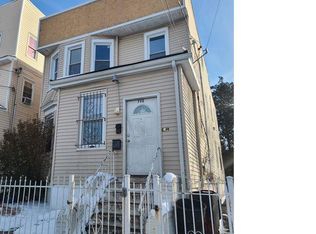 792 S 19th St #1, Newark, NJ 07103