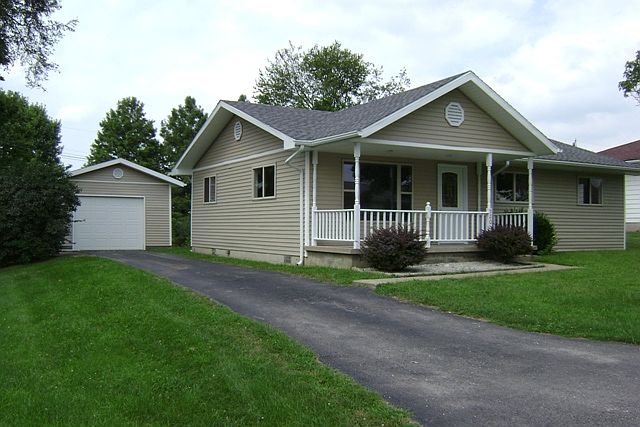 1st image of 520 W Parkside Dr