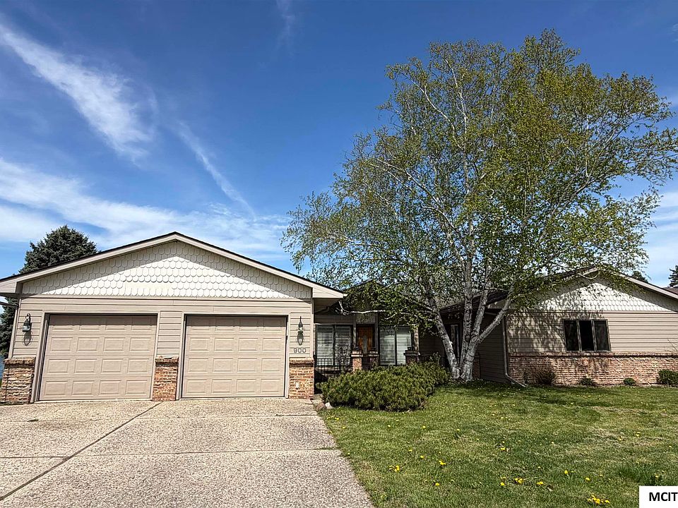 1st image of 900 Briarstone Dr