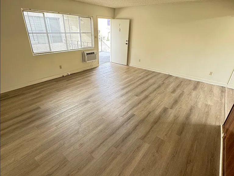 5708 Temple City Blvd — Photo 6