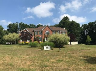 100 Creekside Rd, Hopewell Junction, NY 12533