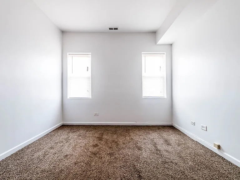 447 N Austin Blvd — Photo 13