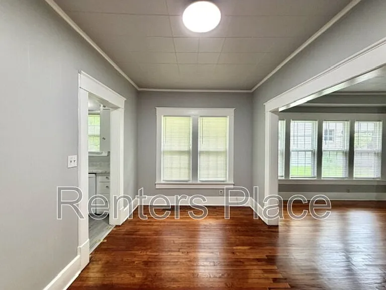 204 S Birch St — Photo 9