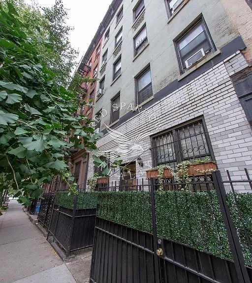 420 E 83rd St #2W — Photo 16